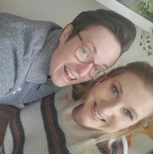 Meet your Posher, Lora